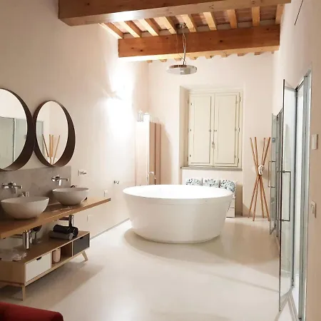 Luxury Tower House In Heart Of Pisa
