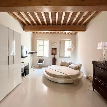 Luxury Tower House In Heart Of