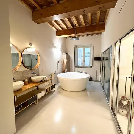 Luxury Tower House In Heart Of