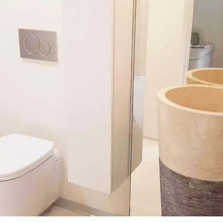 Guest house Luxury Tower House In Heart Of